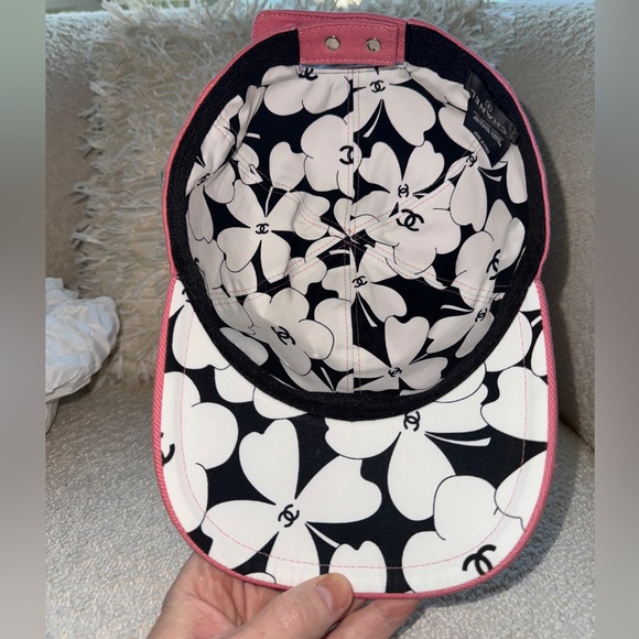 Chanel 2024 Baseball Cap in Rose - Picture 5 of 9